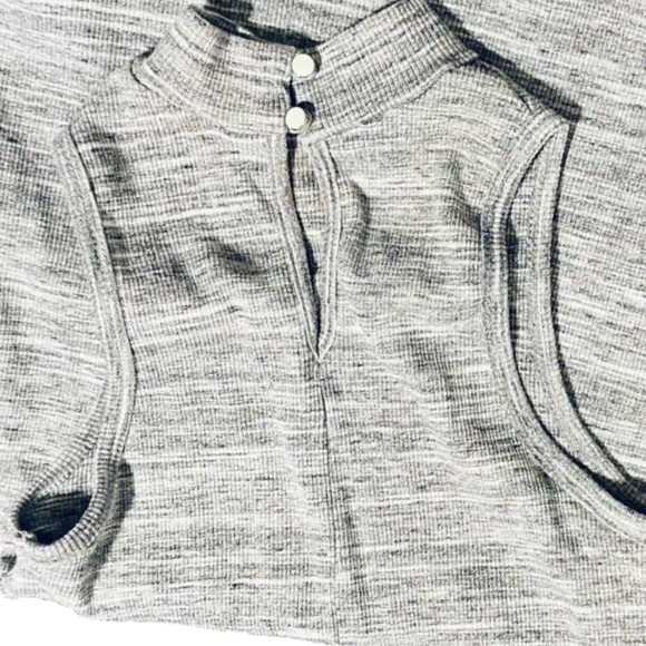 Bleuh Ceil ribbed high neck sleeveless tank top - Picture 6 of 8